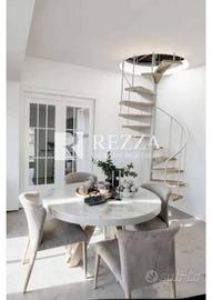 Attico / Mansarda di 172 m² con 4 locali a Roma
