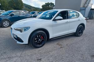 Alfa Romeo Stelvio 2.2 Turbodiesel 180 CV AT8 RWD 