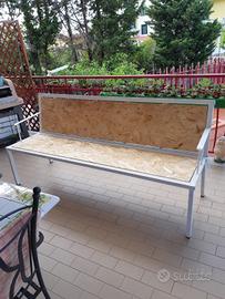 panchina da giardino o terrazza 
