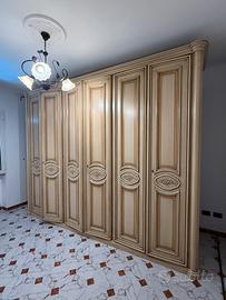 Armadio guardaroba in stile vintage