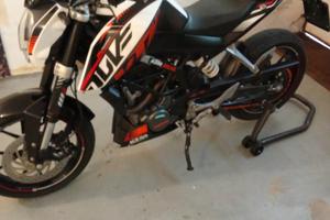  ktm duke 125  anno 2016 
