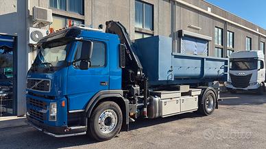 Volvo FM 340 gru e impianto scarrabile