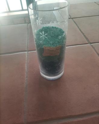 Vaso decorativo con sabbia colorata