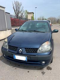 Renault Clio 2002 1.1 43CV adatta NEOPATENTATI