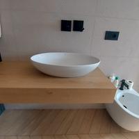 Mensolone e lavabo da bagno 