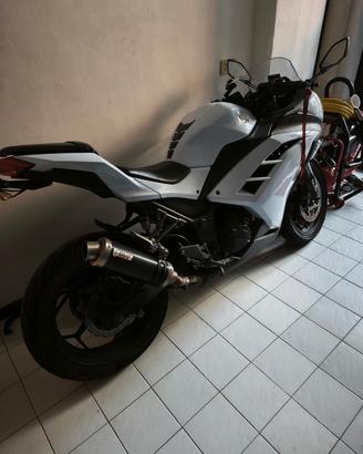 Moto Kawasaki Ninja 300 ABS
