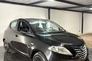 Lancia Ypsilon platinum gpl