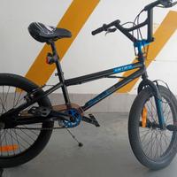 Bicicletta modello bmx