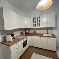 Cucina Ikea bianca e rovere