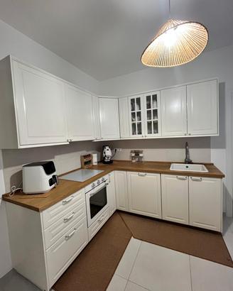 Cucina Ikea bianca e rovere