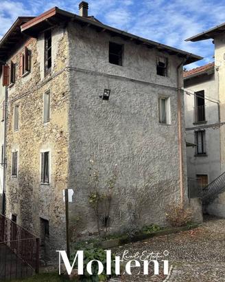 Rustico / Casale di 180 m² con 3 locali a Bellano