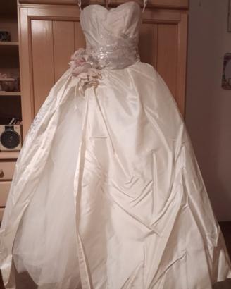 Abito da sposa Atelier Aimeè ed accessori