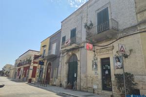 SOLUZIONE INDIPENDENTE ZONA MONTRONE VIA
