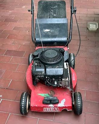 Tagliaerba trazionato IBEA 470 con motore Briggs&S