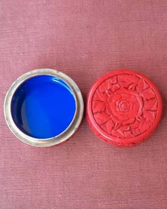 Antica Scatola Cinese in Cinabro Intagliato 