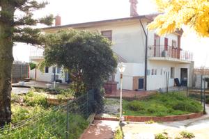Appartamento in villa con dependance
