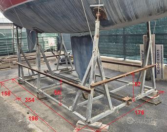 Invaso smontabile e regolabile per barca a vela