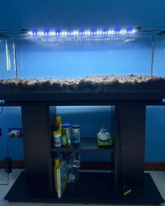 Acquario 150L con mobile e luci led