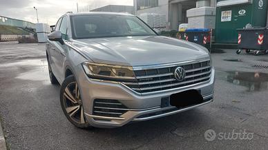 VOLKSWAGEN Touareg 3ª serie - 2021
