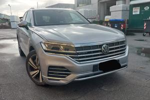 VOLKSWAGEN Touareg 3ª serie - 2021