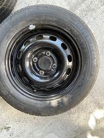 Pneumatico e cerchio 4 fori per Ford