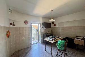 CASA INDIPENDENTE A MONTEFIASCONE