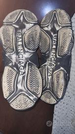 Balenciaga

Sneakers Triple S

