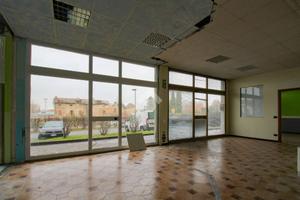 NEGOZIO A FIORANO MODENESE