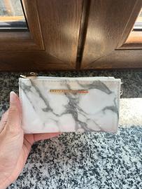 Portafoglio Stradivarius effetto marmo