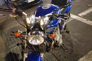 Moto suzuki bandit 600  Euro 2000