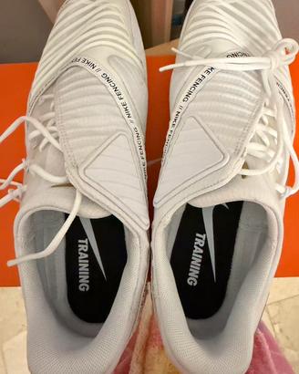 Nuovi scarpe nike e pataloni equitazione bimbi