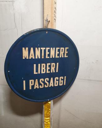 cartelli vintage  industriali 