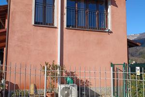 Casetta in collina con viste mozzafiato a Pontida