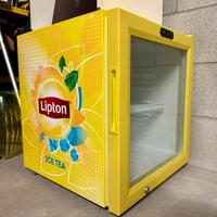 Frigorifero piccolo frigo lipton ice tea