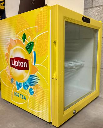 Frigorifero piccolo frigo lipton ice tea