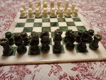 scacchiera in pietra dura 