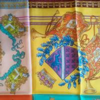 Foulard in seta VERSACE nuovo, mai usato