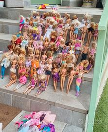 lotto 74 barbie + vestiti scarpe ecc