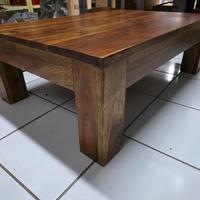 Tavolino basso in legno