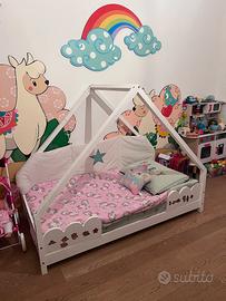 Lettino bambini a casetta