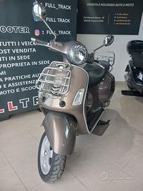 Piaggio Vespa 300 GTS Touring