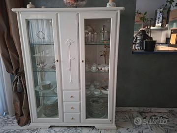 vetrina bianca Laura biagiotti