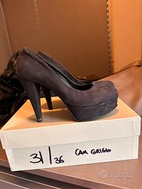 Scarpa con tacco camoscio grigio