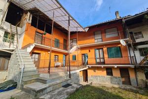 CASA SEMINDIPENDENTE A PRATIGLIONE