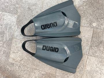 Pinne corte nuoto Arena Powerfin Tg. 42-43