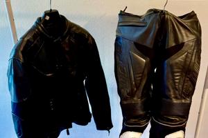 Tuta moto in pelle nera Suomy divisibile