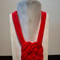 collana macramè quadrato di Natale