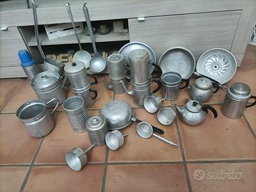 Oggetti vintage in alluminio per la cucina