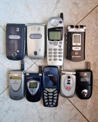9 telefoni cellulari usati funzionante bene 