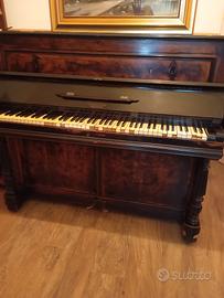 Pianoforte antico per veri collezionisti.